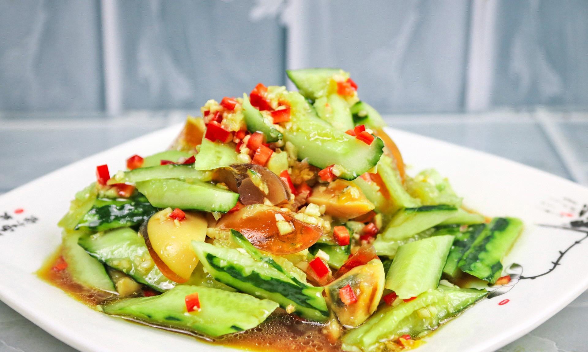 凉拌菜入味快，是提前腌制还是现拌？揭秘最佳技巧与做法