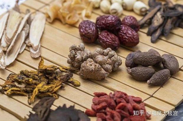 养护脾胃,首选山药排骨汤 (养护脾胃为大家推荐的是什么)